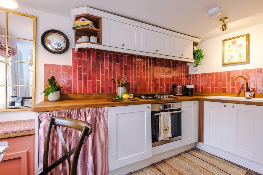 Rustic Chester Cottage Near Shops & Terrace Экстерьер фото