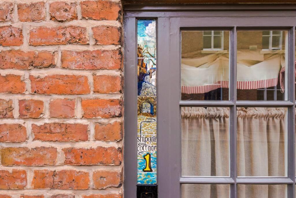 Rustic Chester Cottage Near Shops & Terrace Экстерьер фото