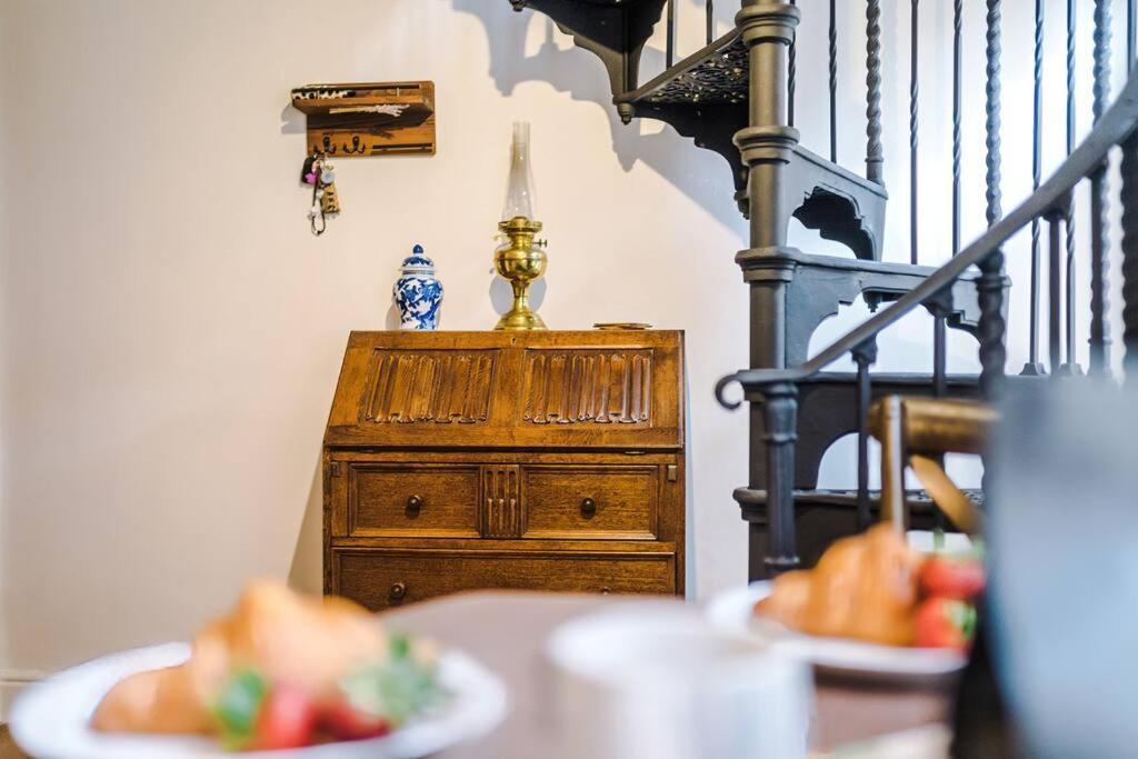 Rustic Chester Cottage Near Shops & Terrace Экстерьер фото