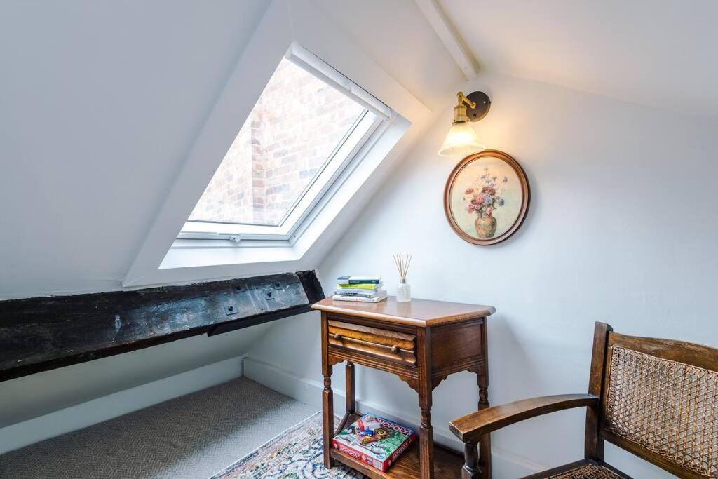Rustic Chester Cottage Near Shops & Terrace Экстерьер фото