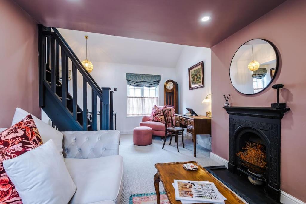 Rustic Chester Cottage Near Shops & Terrace Экстерьер фото